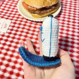 SpongeBob's Krusty Krab Staff Hat Hair Clip