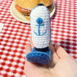 SpongeBob's Krusty Krab Staff Hat Hair Clip